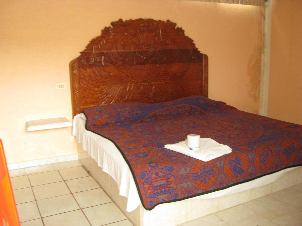 Hotel Posada Escárcega Buitenkant foto